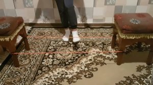 Как надо прыгать через резинку.?????
