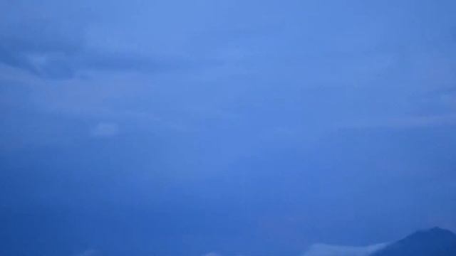 УДИВИТЕЛЬНЫЕ ФАКТЫ О МОЛНИЯХ. УДАР МОЛНИИ. смотреть онлайн