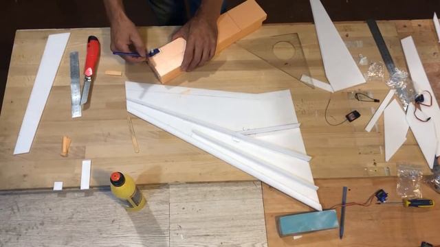 9. Сборка летающей радиоуправляемой модели. Изготовление вставок и креплений. смотреть онлайн