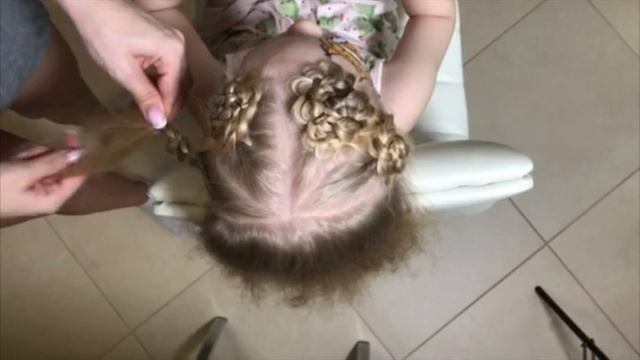 Прически для детей легкие и красивые / Цветы из кос по кругу головы / Простая и Быстрая прическа смотреть онлайн