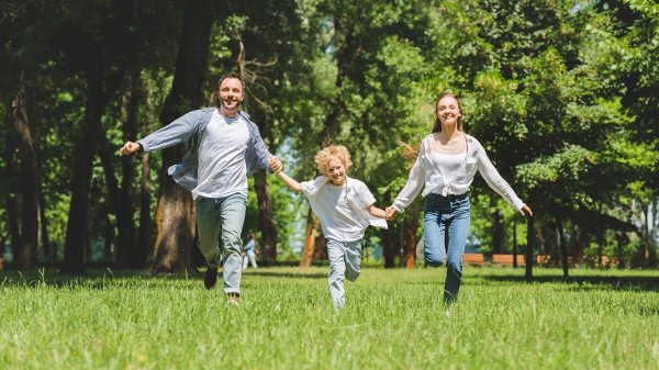 Половинка сердца. Трогательная до слёз песня в подарок сыну на день рождения от мамы и папы.
