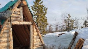 Изба строится - Утеплил входную стенку. Изба стала теплее и уютнее!