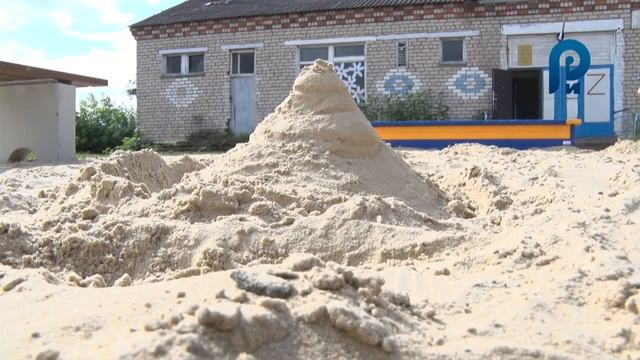 Детская площадка в деревне Нижней смотреть онлайн