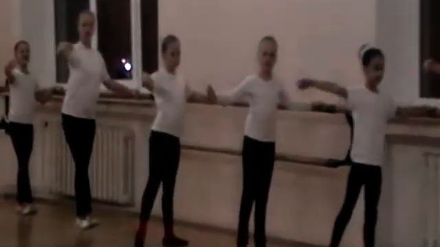 Урок "Классический танец" МБУ ГДК г. Гуково смотреть онлайн