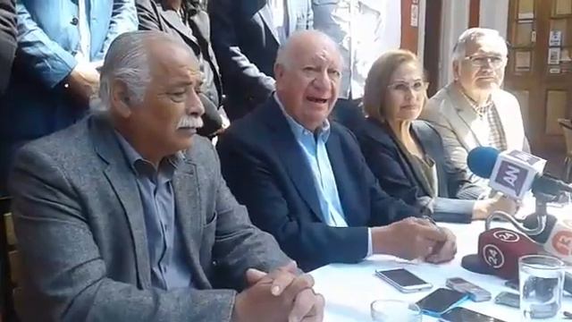 Ricardo Lagos se presenta ante medios regionales en La Serena смотреть онлайн