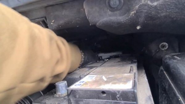 Peugeot 5008 battery removal and reinstall shortcut.