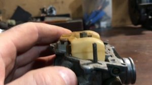 Как отрегулировать поплавок в карбюраторе Скутера.