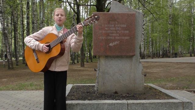 "Мы за ценой не постоим" Б.Окуджава исполняет Ксения Рыльская смотреть онлайн