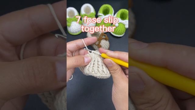Baby crochet shoe tutorial(3)#crochetbabyshoe #babyshoes смотреть онлайн