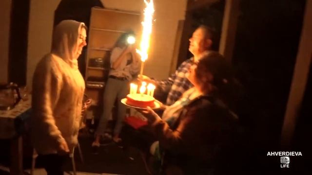 VLOG #16 МОЙ ДЕНЬ РОЖДЕНИЯ. УСТРИЦЫ. РАКИ. ТАНЕЦ НА 1 000 000 В TIK TOK смотреть онлайн