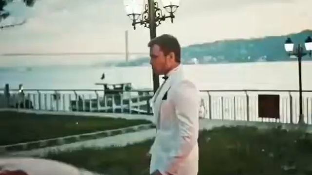 Толга Сарыташ