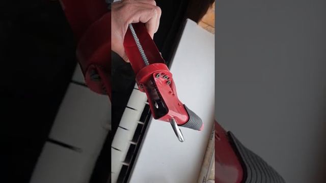 Пистолет для герметика Intertool. Лайфхак:) смотреть онлайн