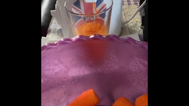 Соковижималка Tefal ZE370130 Frutelia на кожен день. З морквою впоралась на раз-два смотреть онлайн