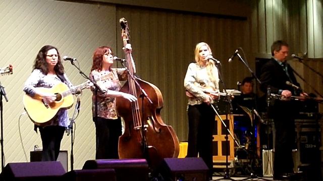 Alison Krauss, The Whites, Ricky Skaggs, Jerry Douglas "'Till the Rivers All Run Dry" смотреть онлайн