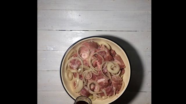Как замариновать шашлык в гранатовом соку | Рецепт сочного мяса на костре смотреть онлайн