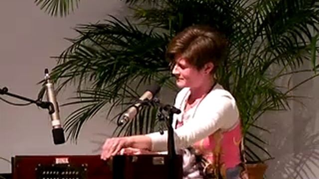 Radhe Govinda - Mantra-Singen mit Shakti смотреть онлайн