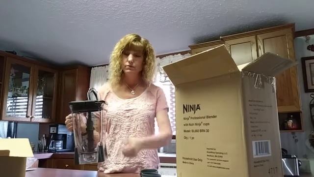 NINJA Professional Blender BL660 - Out of the Box смотреть онлайн