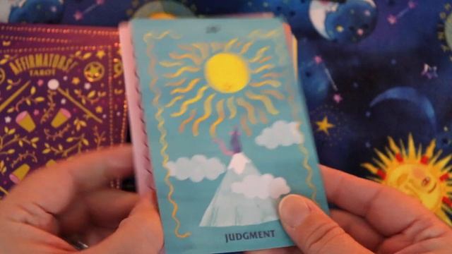 Affirmators Tarot - Flip-through and Initial Impressions смотреть онлайн