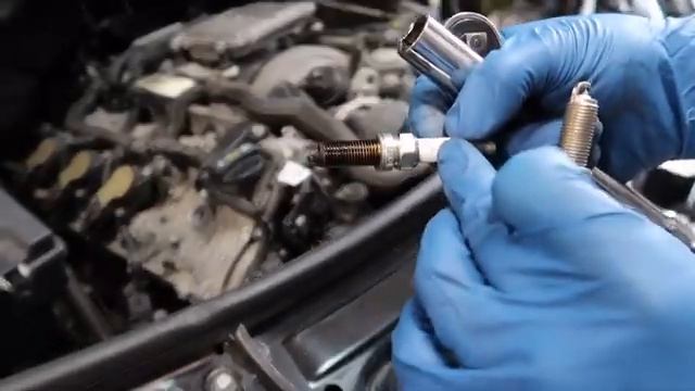 Garage VLOG: Working on the Mercedes ML550! смотреть онлайн