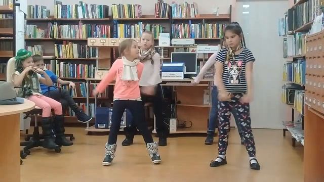 Театр-студия "Ступенька творчества" в библиотеке в п.Лыхма смотреть онлайн