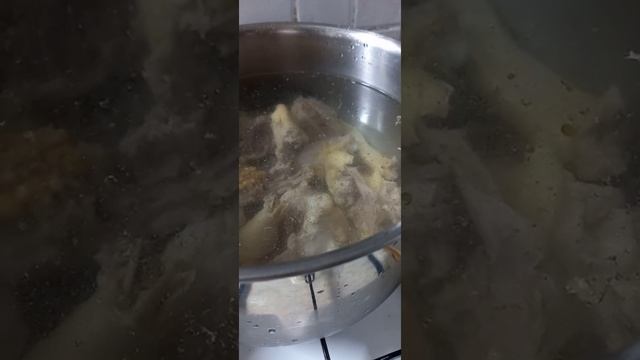 Вкусный холодец из домашнего петуха. смотреть онлайн