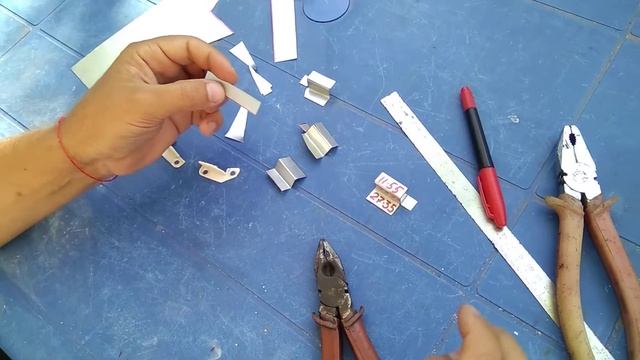 Уголки крепления москитной сетки Mosquito net attachment corners смотреть онлайн