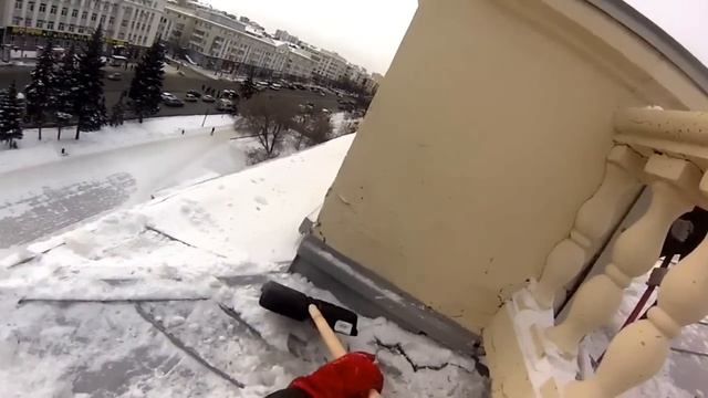 Очистка карниза от снега и льда смотреть онлайн