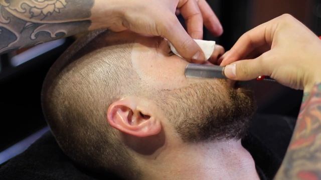 ОФОРМЛЕНИЕ БОРОДЫ(подбривание контуров бороды бритвой) смотреть онлайн