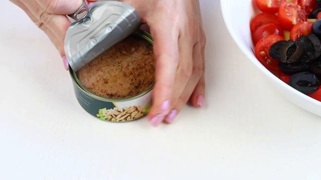 ЛЮБЛЮ ЭТОТ САЛАТ/ Готовлю через день! ТРИ МИНУТЫ на приготовление смотреть онлайн