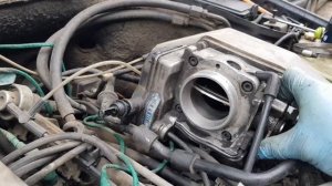 чистка дросельной заслонки Mercedes w202.подвисающий холостой ход решение. полировка дисков amg.