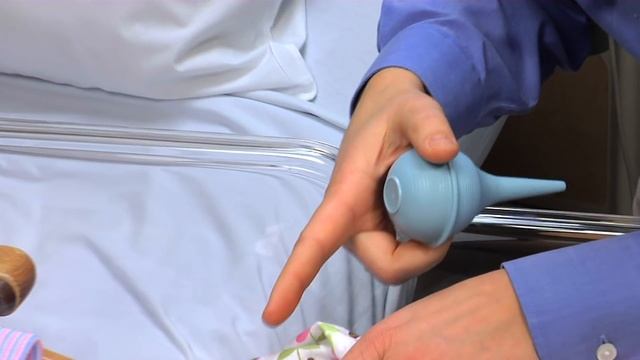 Using an aspirator bulb смотреть онлайн