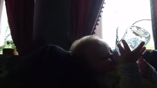 Шесть пальцев чтобы поесть. Спим, едим. смотреть онлайн