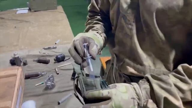 Как переносить гранаты и тренироваться с ними обращаться смотреть онлайн