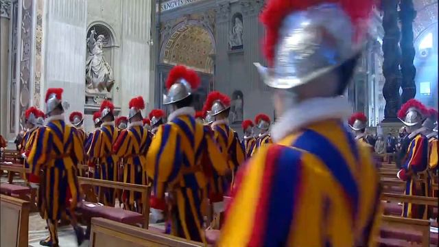 Pontifical Swiss Guard procession in St Peter's Basilica смотреть онлайн