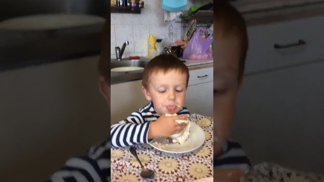 Как надо есть торт правильно смотреть онлайн
