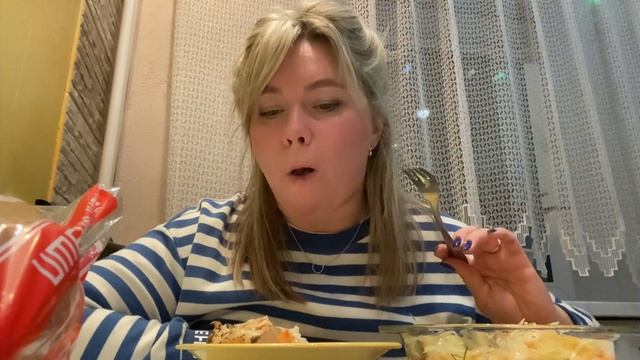 Мукбанг. Елка из гирлянды. смотреть онлайн