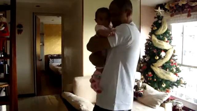 VALERIA VIVEROS BAILA BACHATA CON EL PAPA 2010 смотреть онлайн