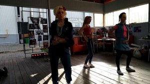 Крутой и зажигательный танец в стеле 90х.  Супер  ДИСКОТЕКА 90-х