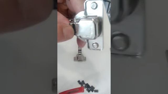 Установка ограничителя угла открывания для петли Blum 107 градусов смотреть онлайн