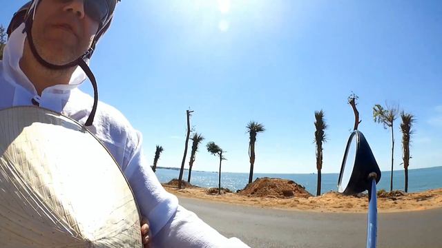 Отель "Лотус Муйне" Вьетнам. Крэзи хаус, чамские башни, ручей фей, парк Пренн, Дананг, дюны. Mũi N смотреть онлайн