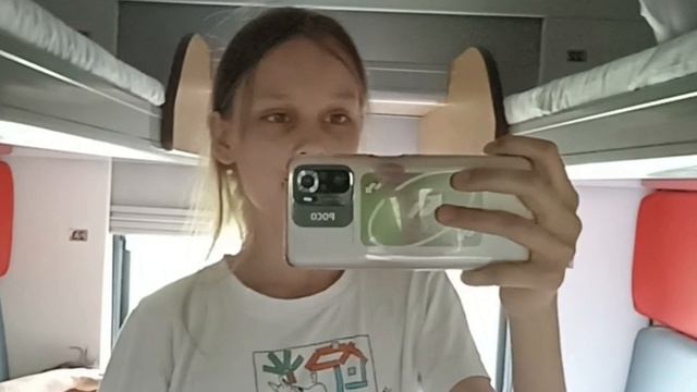 ВЛОГ МОЙ ДЕНЬ В ПОЕЗДЕ||Атмосфера,Готовая еда,Игры(Часть 2) смотреть онлайн