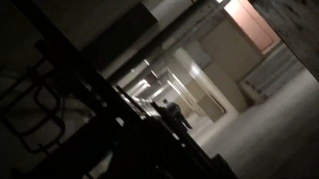 Зашли в подвал школы!Нас спалила Охрана!ТРЭШ смотреть онлайн