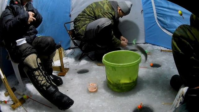 Рыбалка на реке Майха ловля наваги Зимняя рыбалка в Приморье 2019 смотреть онлайн