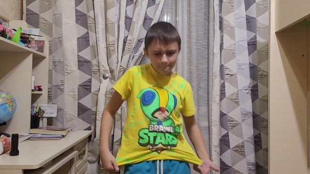 Поём и танцуем под песню Настя Кош - Лёд