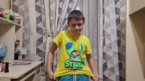 Поём и танцуем под песню Настя Кош - Лёд