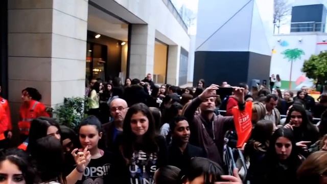 Firma de discos de Calum en La Maquinista Barcelona смотреть онлайн