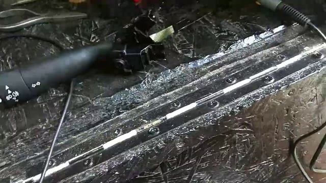 Всем, у кого выключаются свет приборки и поворотники на пежо при включенном ближнем свете. Решение! смотреть онлайн