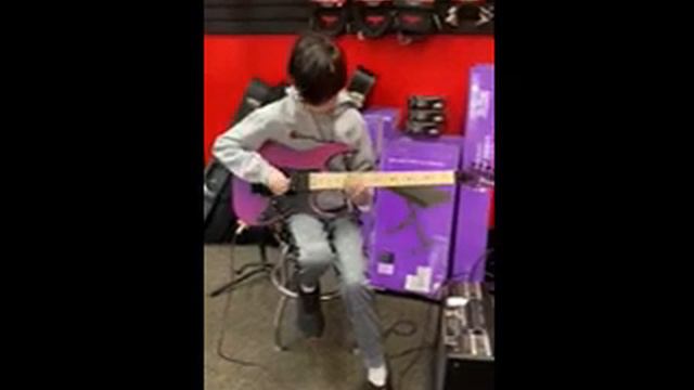 Son playing with Ibanez RG 550 смотреть онлайн