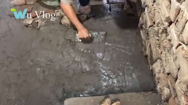 Brother renovates dilapidated old house for sister to prepare her wedding