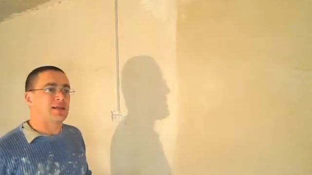 Режем штробы ножовкой !!! Как сделать штробу без пыли. смотреть онлайн